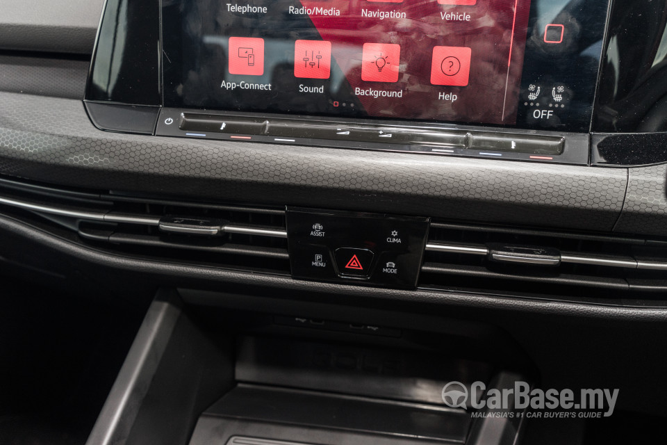 Volkswagen Golf GTI Mk8 (2022) Interior