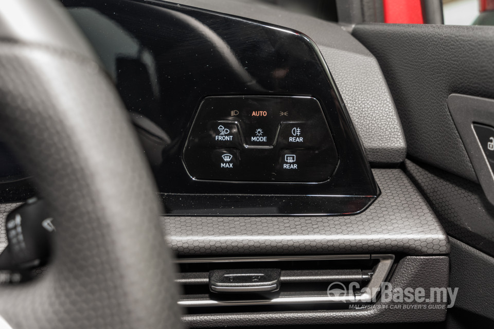 Volkswagen Golf GTI Mk8 (2022) Interior