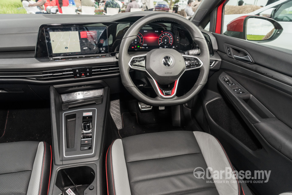 Volkswagen Golf GTI Mk8 (2022) Interior