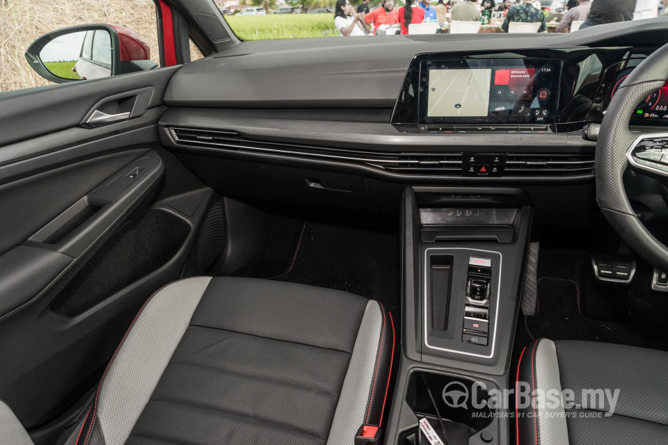 Volkswagen Golf GTI Mk8 (2022) Interior