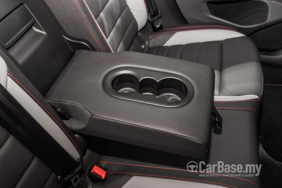 Volkswagen Golf GTI Mk8 (2022) Interior