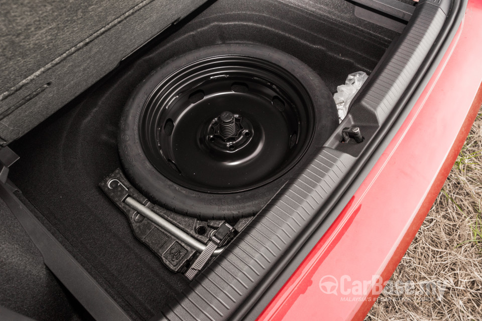 Volkswagen Golf GTI Mk8 (2022) Interior