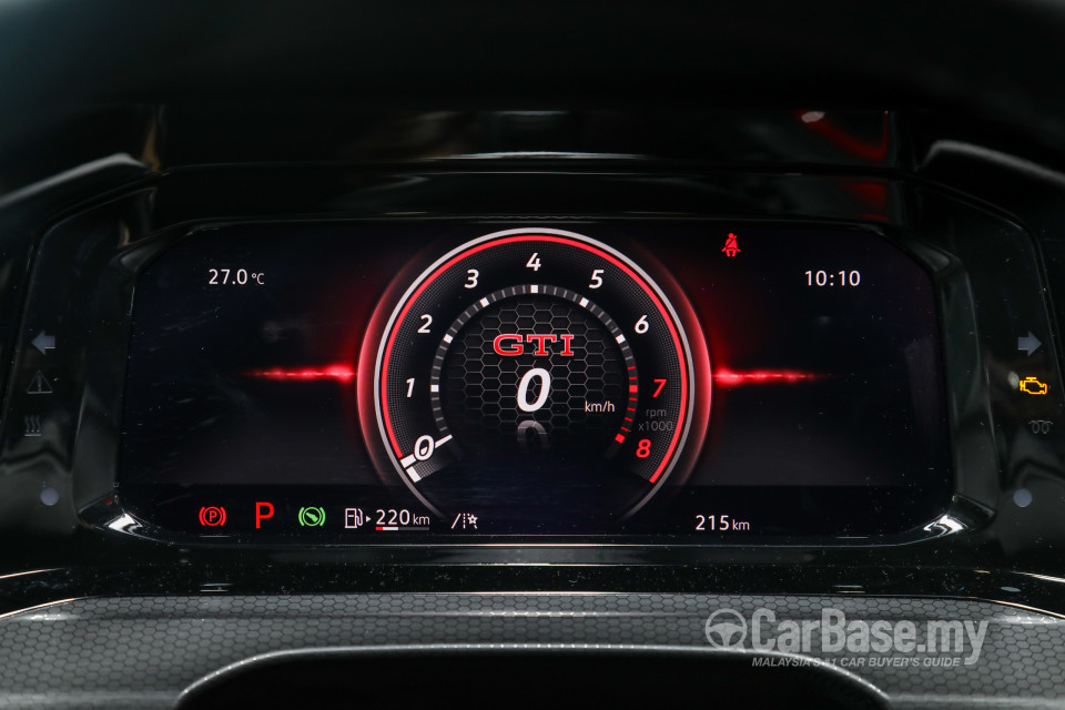 Volkswagen Golf GTI Mk8 (2022) Interior
