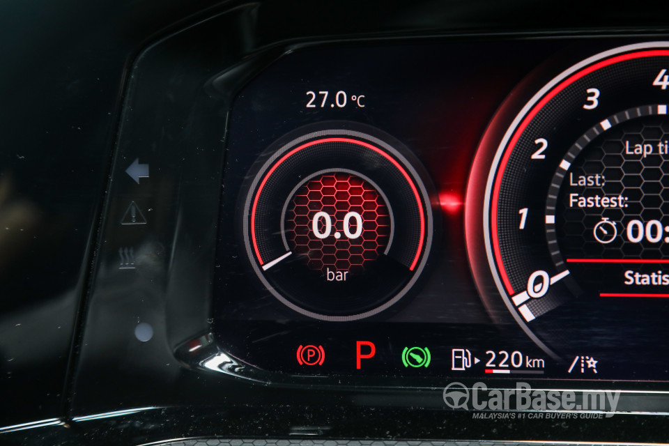 Volkswagen Golf GTI Mk8 (2022) Interior