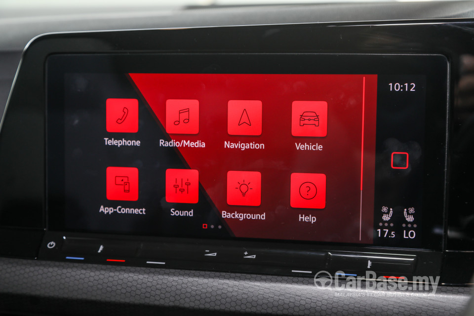 Volkswagen Golf GTI Mk8 (2022) Interior