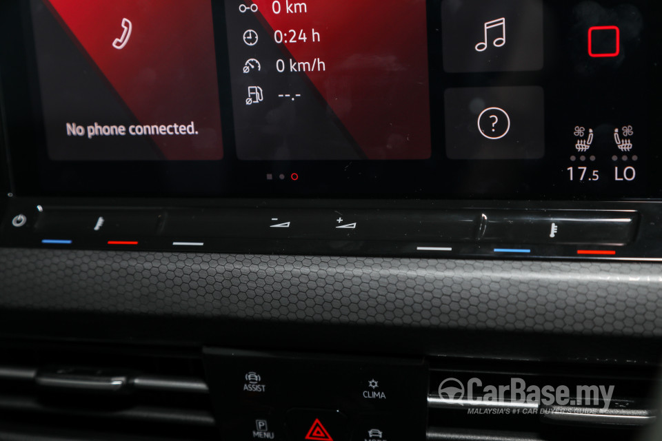 Volkswagen Golf GTI Mk8 (2022) Interior