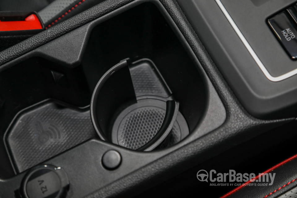 Volkswagen Golf GTI Mk8 (2022) Interior
