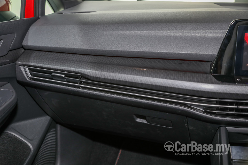 Volkswagen Golf GTI Mk8 (2022) Interior