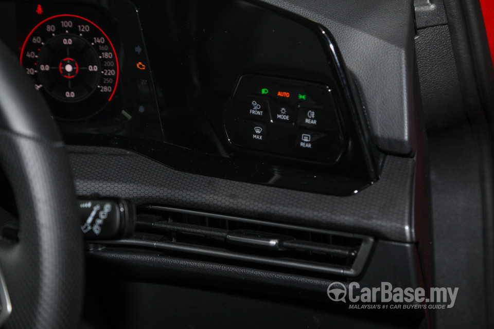 Volkswagen Golf GTI Mk8 (2022) Interior