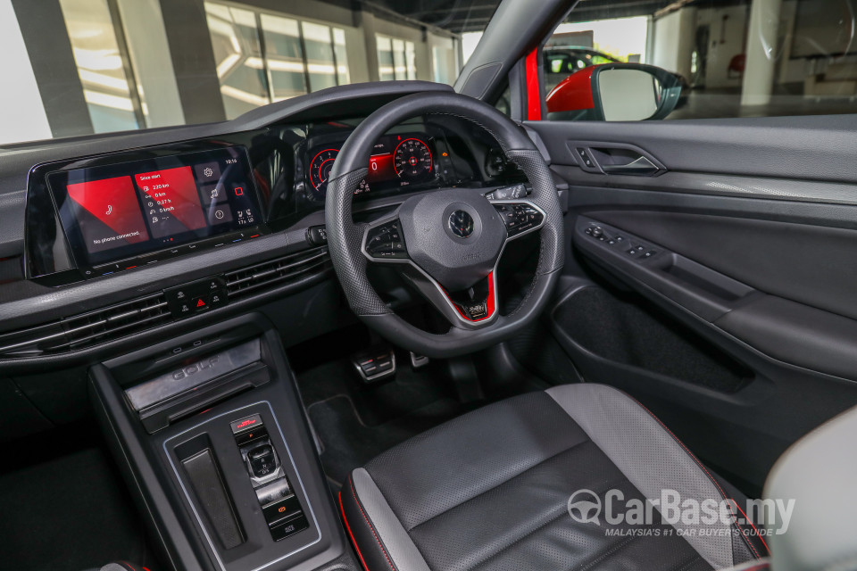 Volkswagen Golf GTI Mk8 (2022) Interior