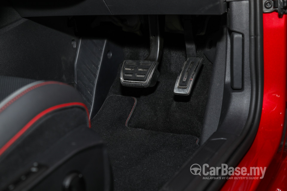 Volkswagen Golf GTI Mk8 (2022) Interior