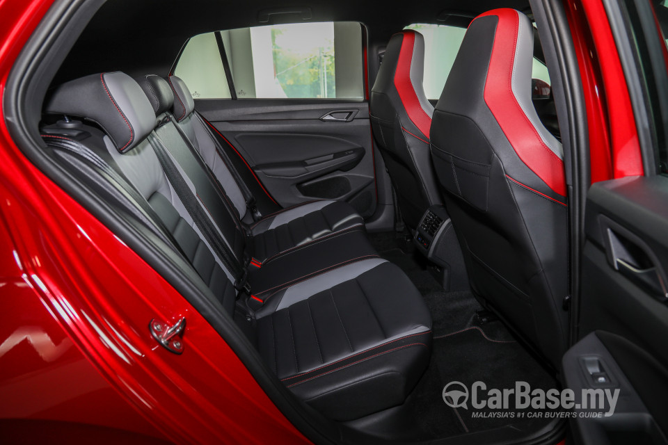 Volkswagen Golf GTI Mk8 (2022) Interior