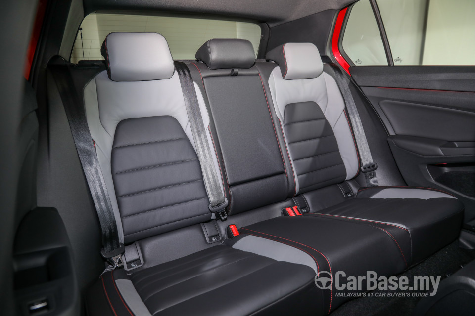 Volkswagen Golf GTI Mk8 (2022) Interior
