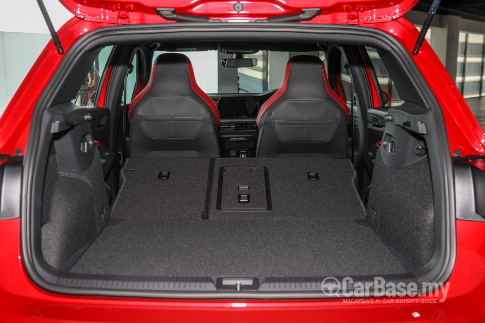 Volkswagen Golf GTI Mk8 (2022) Interior
