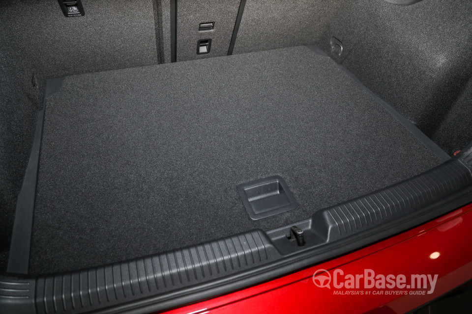 Volkswagen Golf GTI Mk8 (2022) Interior