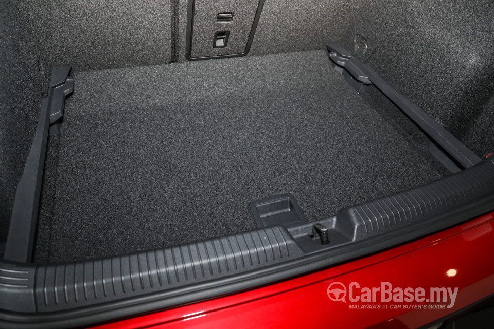 Volkswagen Golf GTI Mk8 (2022) Interior