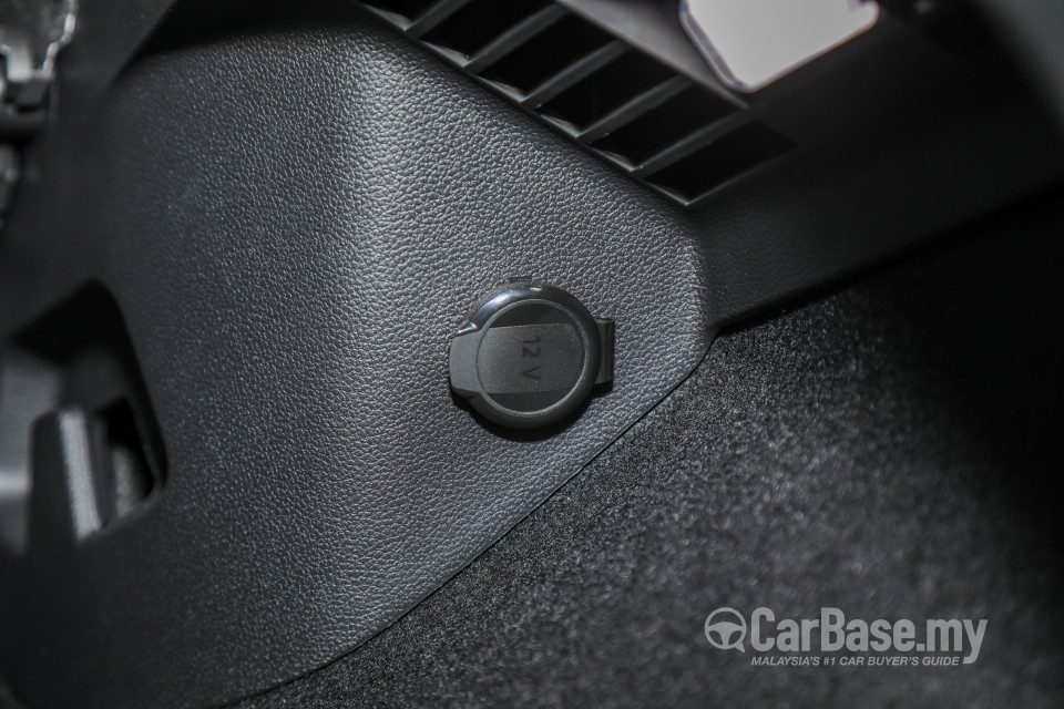 Volkswagen Golf GTI Mk8 (2022) Interior