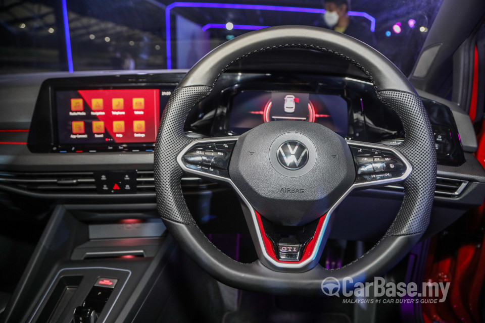 Volkswagen Golf GTI Mk8 (2022) Interior