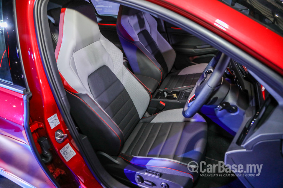 Volkswagen Golf GTI Mk8 (2022) Interior