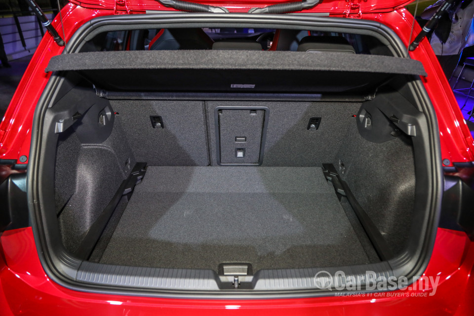 Volkswagen Golf GTI Mk8 (2022) Interior