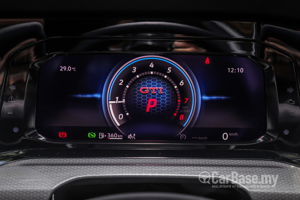 Volkswagen Golf GTI Mk8 (2022) Interior