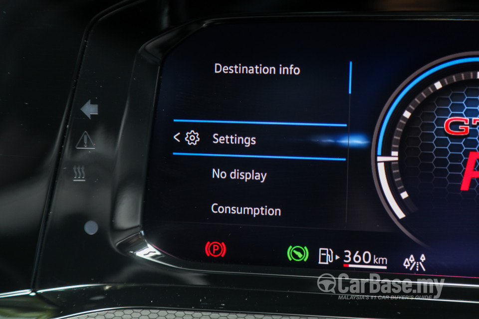 Volkswagen Golf GTI Mk8 (2022) Interior