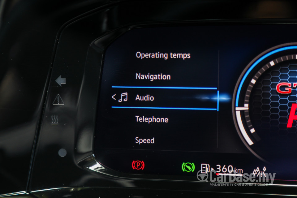Volkswagen Golf GTI Mk8 (2022) Interior