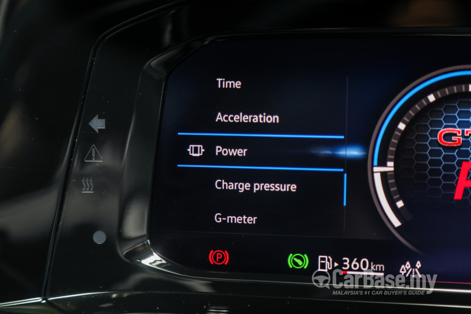 Volkswagen Golf GTI Mk8 (2022) Interior