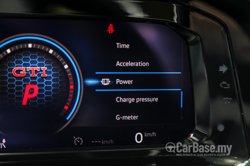Volkswagen Golf GTI Mk8 (2022) Interior