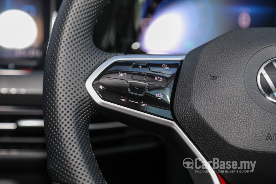 Volkswagen Golf GTI Mk8 (2022) Interior