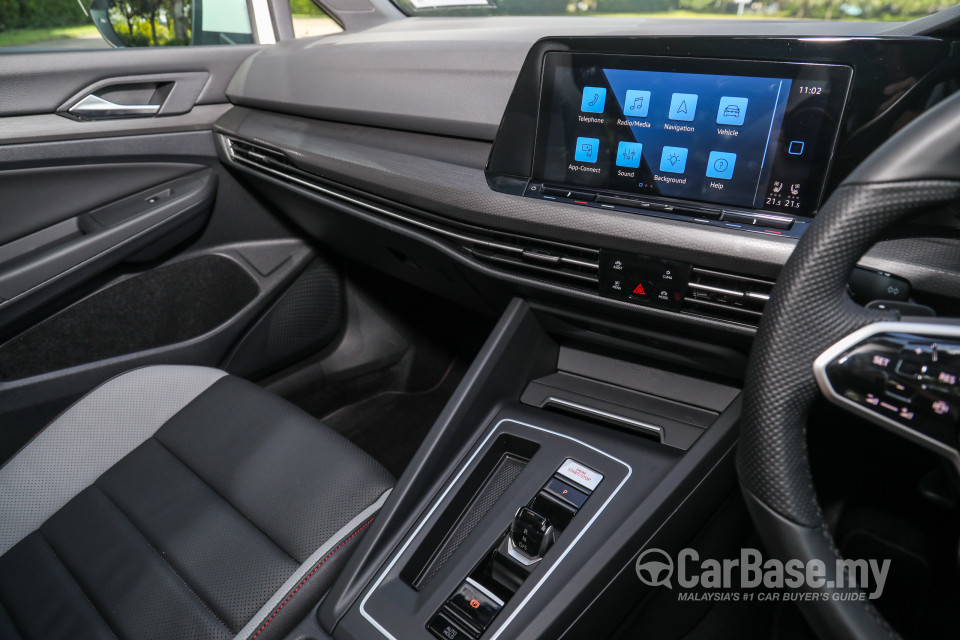 Volkswagen Golf GTI Mk8 (2022) Interior