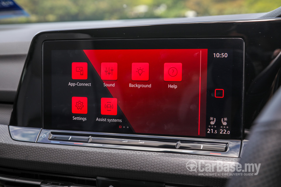 Volkswagen Golf GTI Mk8 (2022) Interior