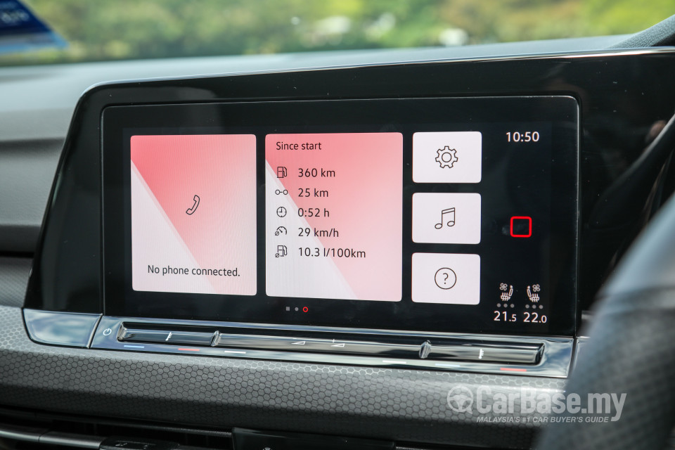 Volkswagen Golf GTI Mk8 (2022) Interior