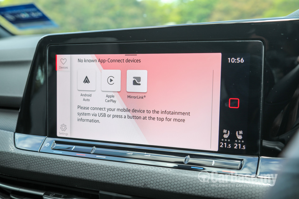 Volkswagen Golf GTI Mk8 (2022) Interior