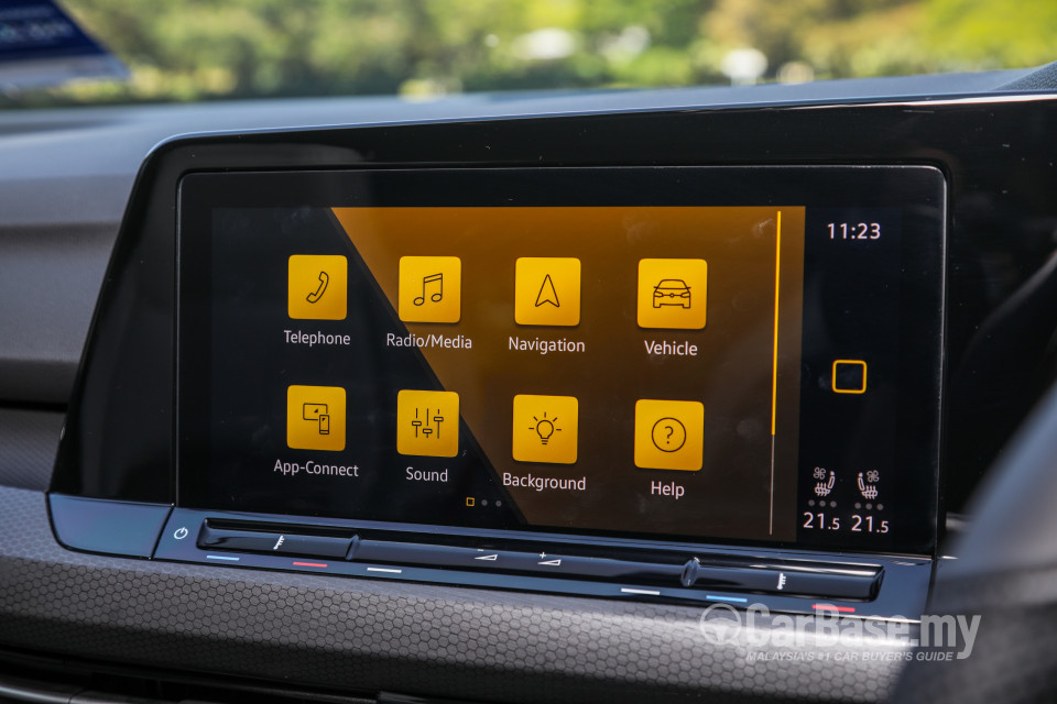 Volkswagen Golf GTI Mk8 (2022) Interior