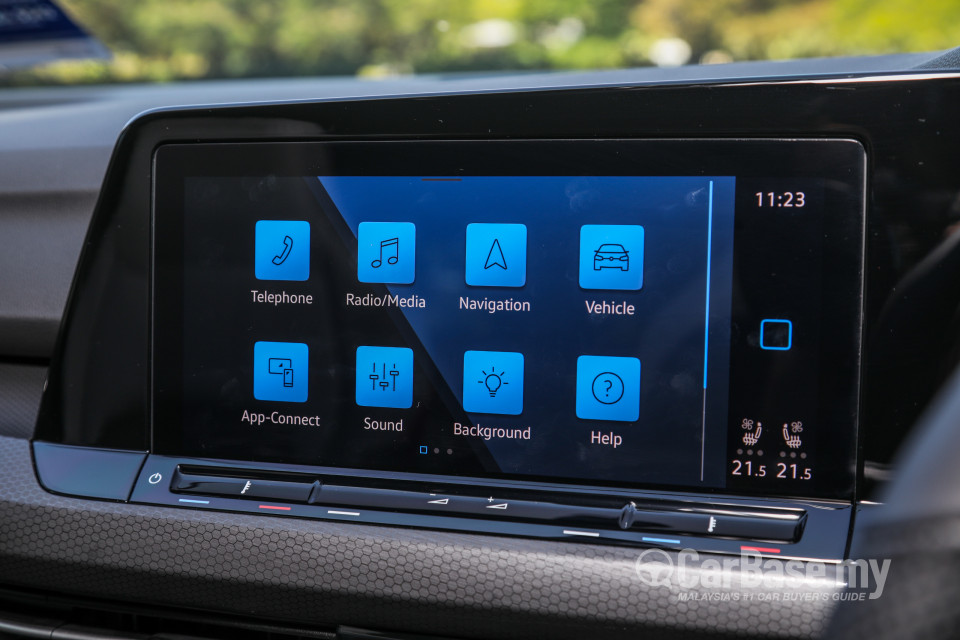 Volkswagen Golf GTI Mk8 (2022) Interior