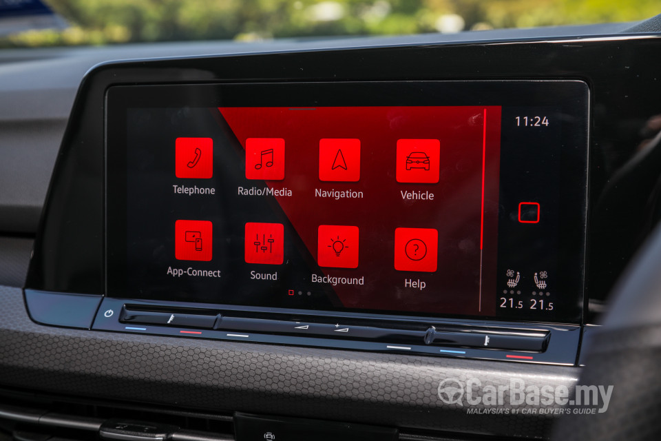 Volkswagen Golf GTI Mk8 (2022) Interior