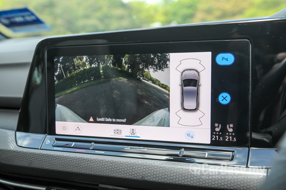 Volkswagen Golf GTI Mk8 (2022) Interior