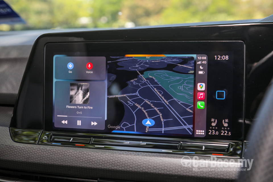 Volkswagen Golf GTI Mk8 (2022) Interior