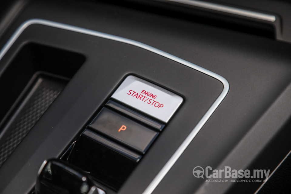 Volkswagen Golf GTI Mk8 (2022) Interior
