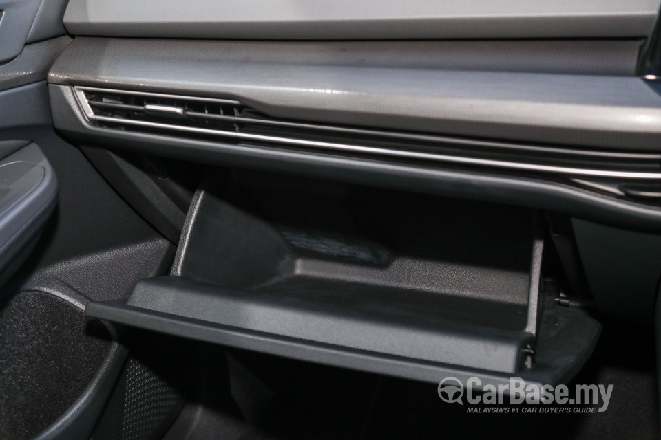 Volkswagen Golf GTI Mk8 (2022) Interior