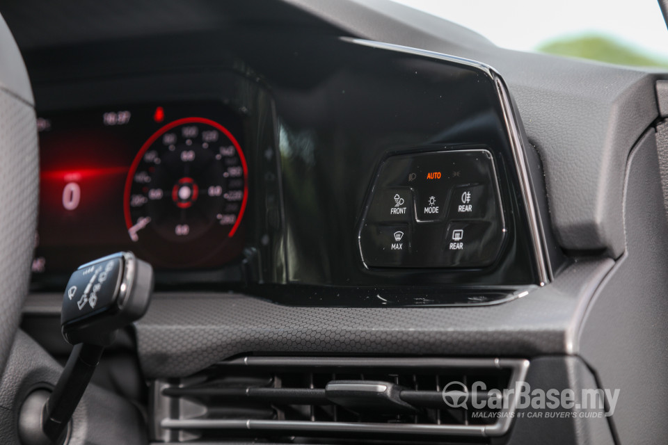 Volkswagen Golf GTI Mk8 (2022) Interior