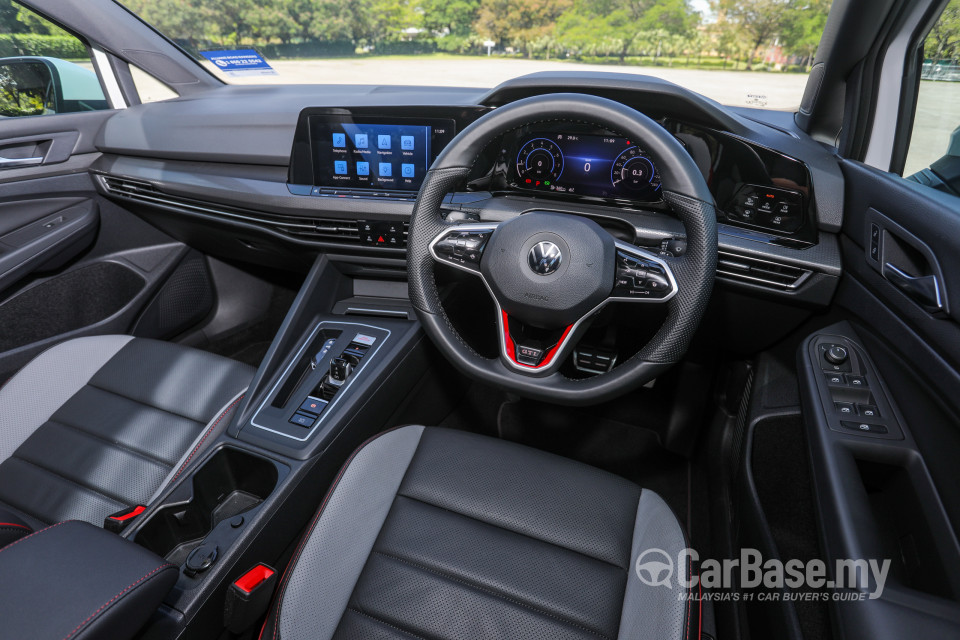 Volkswagen Golf GTI Mk8 (2022) Interior