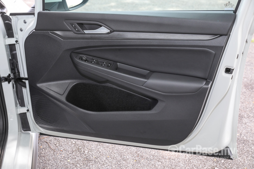 Volkswagen Golf GTI Mk8 (2022) Interior