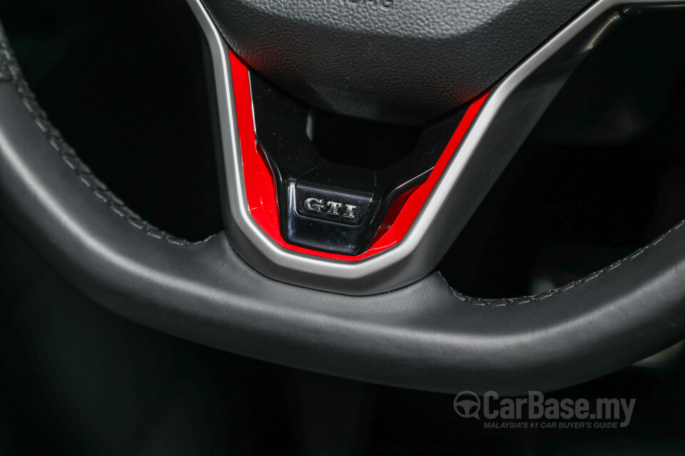 Volkswagen Golf GTI Mk8 (2022) Interior