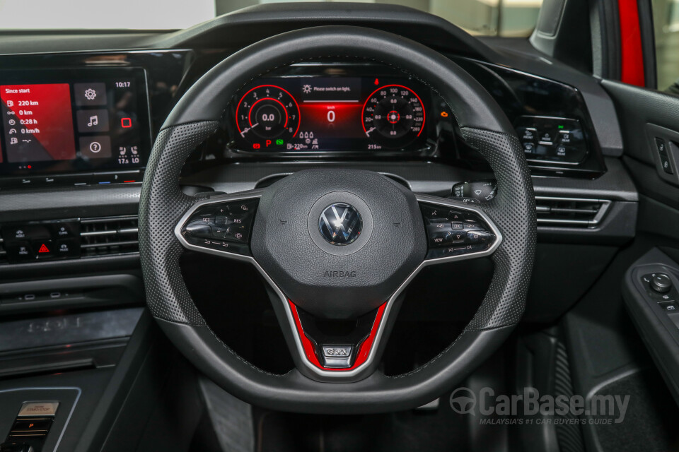 Volkswagen Golf GTI Mk8 (2022) Interior