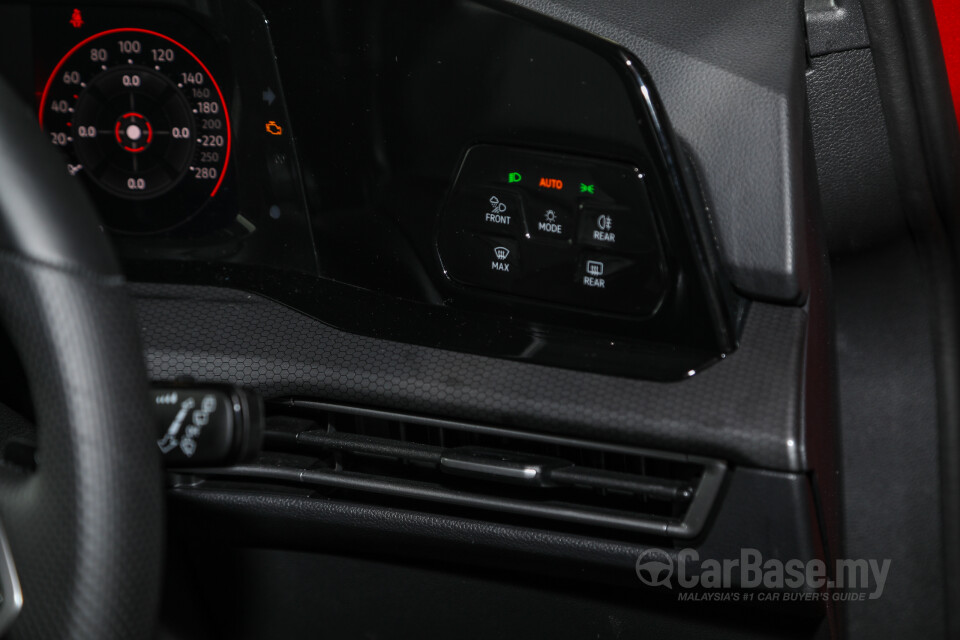 Volkswagen Golf GTI Mk8 (2022) Interior