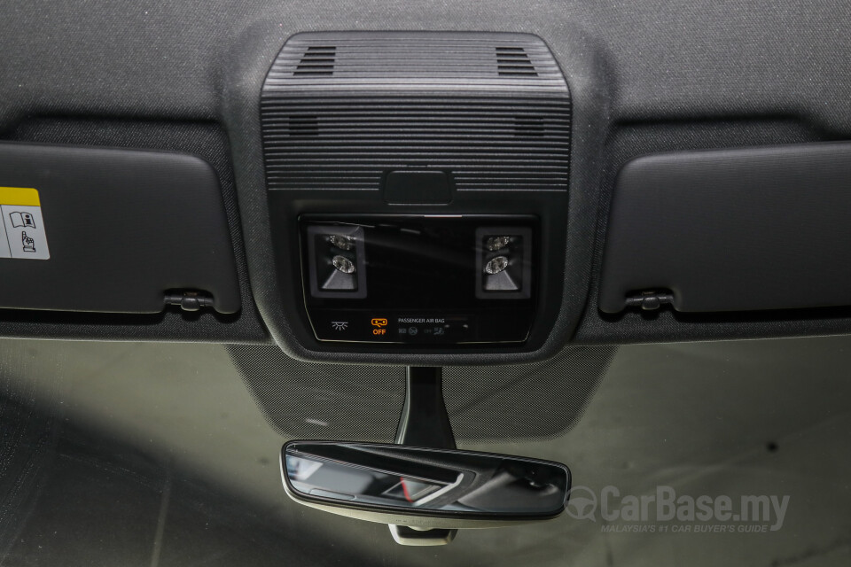 Volkswagen Golf GTI Mk8 (2022) Interior