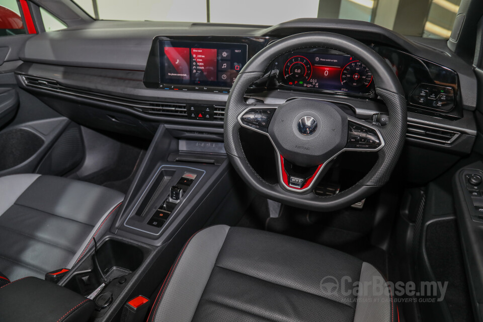 Volkswagen Golf GTI Mk8 (2022) Interior