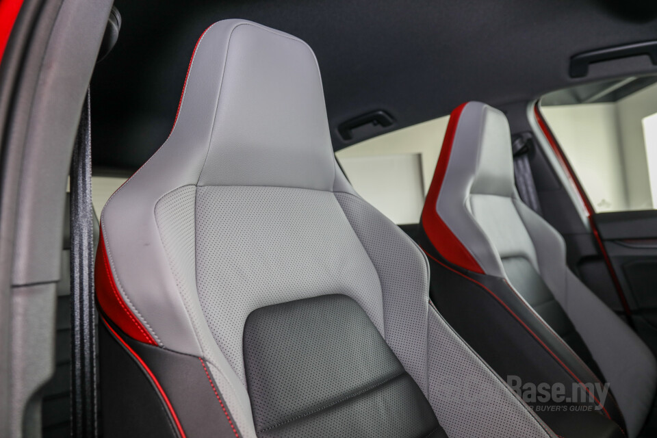 Volkswagen Golf GTI Mk8 (2022) Interior